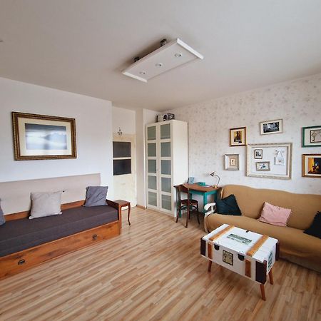 Touch Of History Apartment Bratislava Buitenkant foto